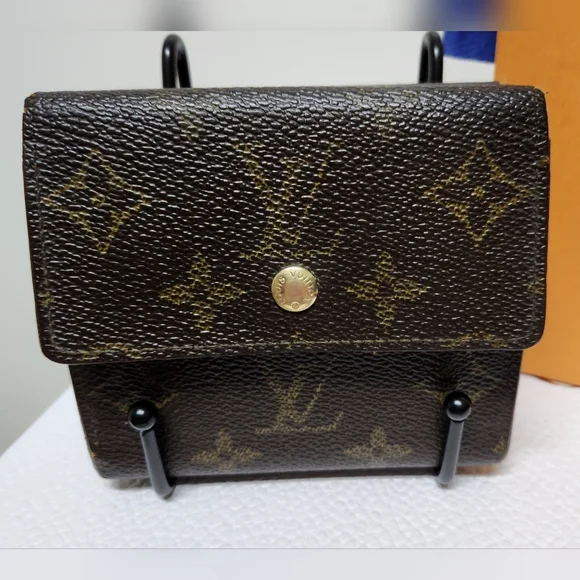 LOUIS VUITTON Monogram Bifold Wallet SP0923